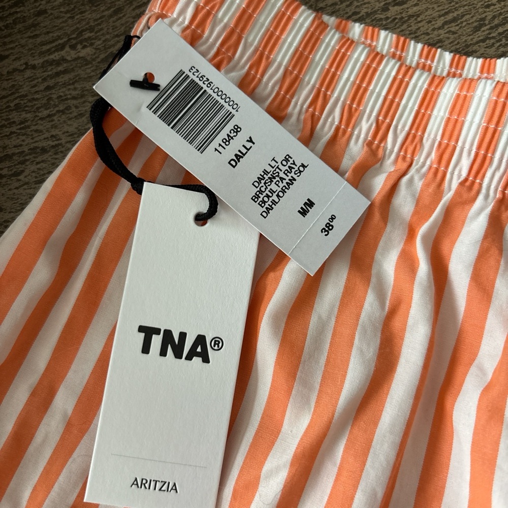 Aritzia Women's Orange and White Striped Shorts - Picture 2 of 4